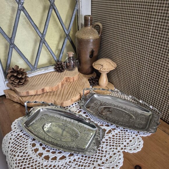 2 Vintage Silver Toned Butter Dishs Folding Handles Serving Tray - Picture 2 of 11